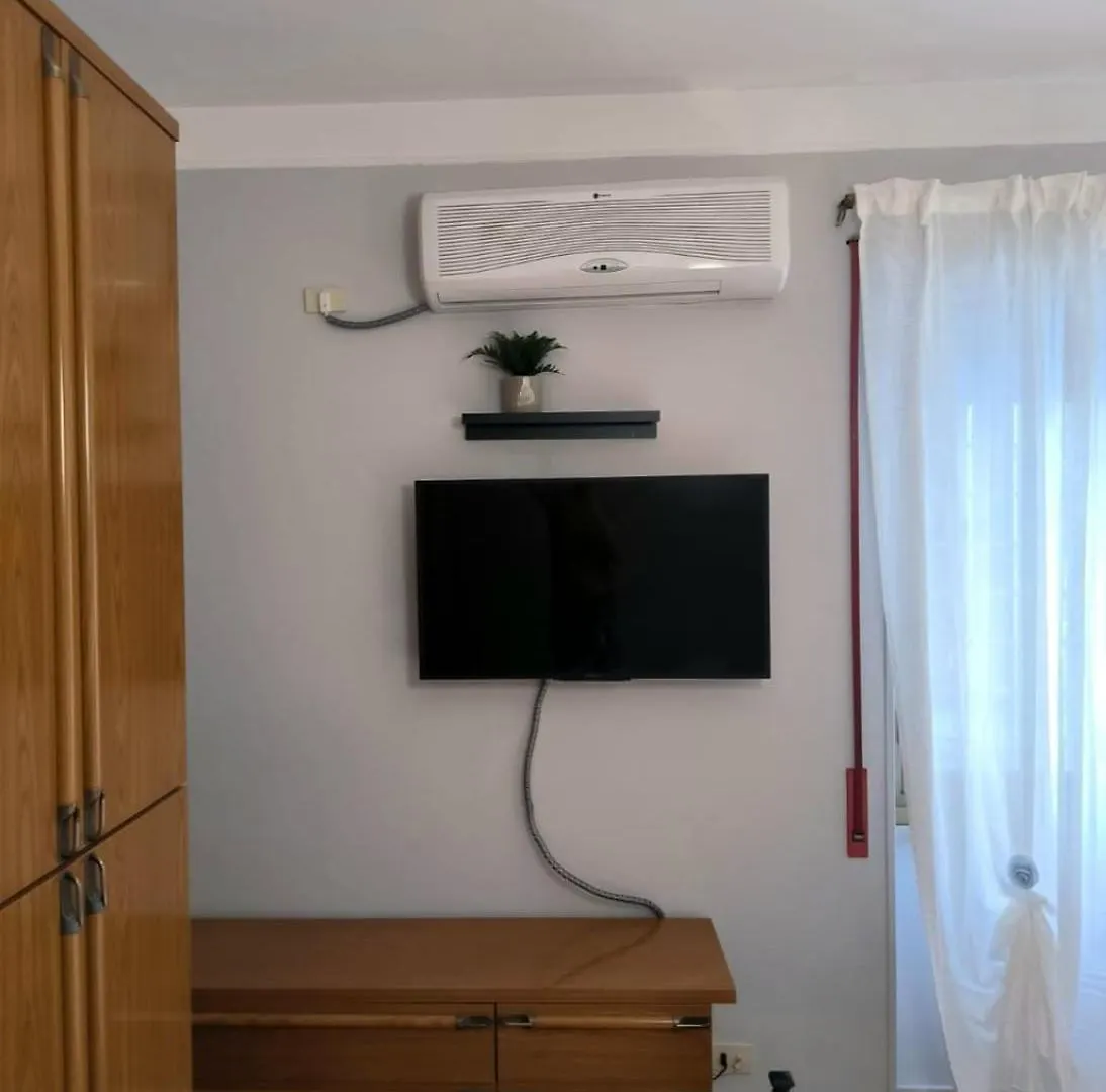 Apartment Bilocale In Via Degli Orti Variani Rome Italy